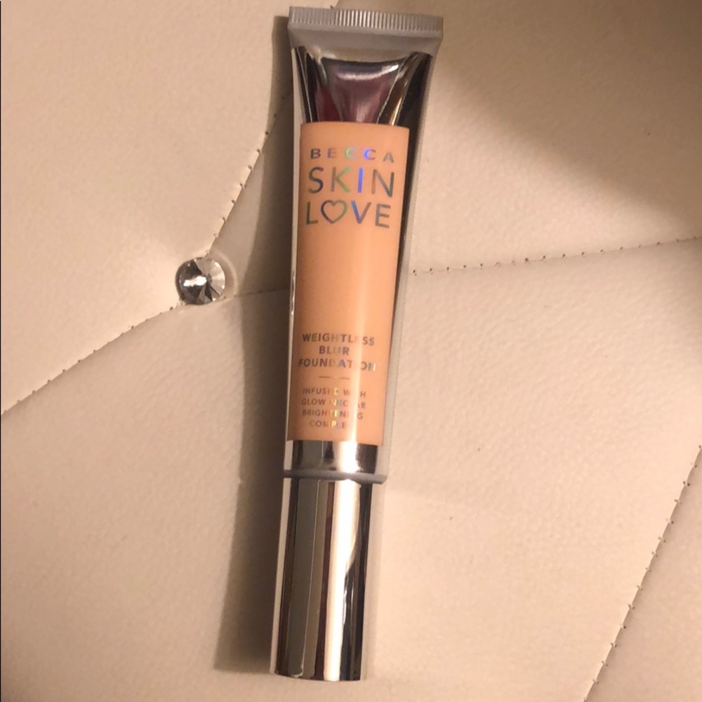 Becca skin love foundation
